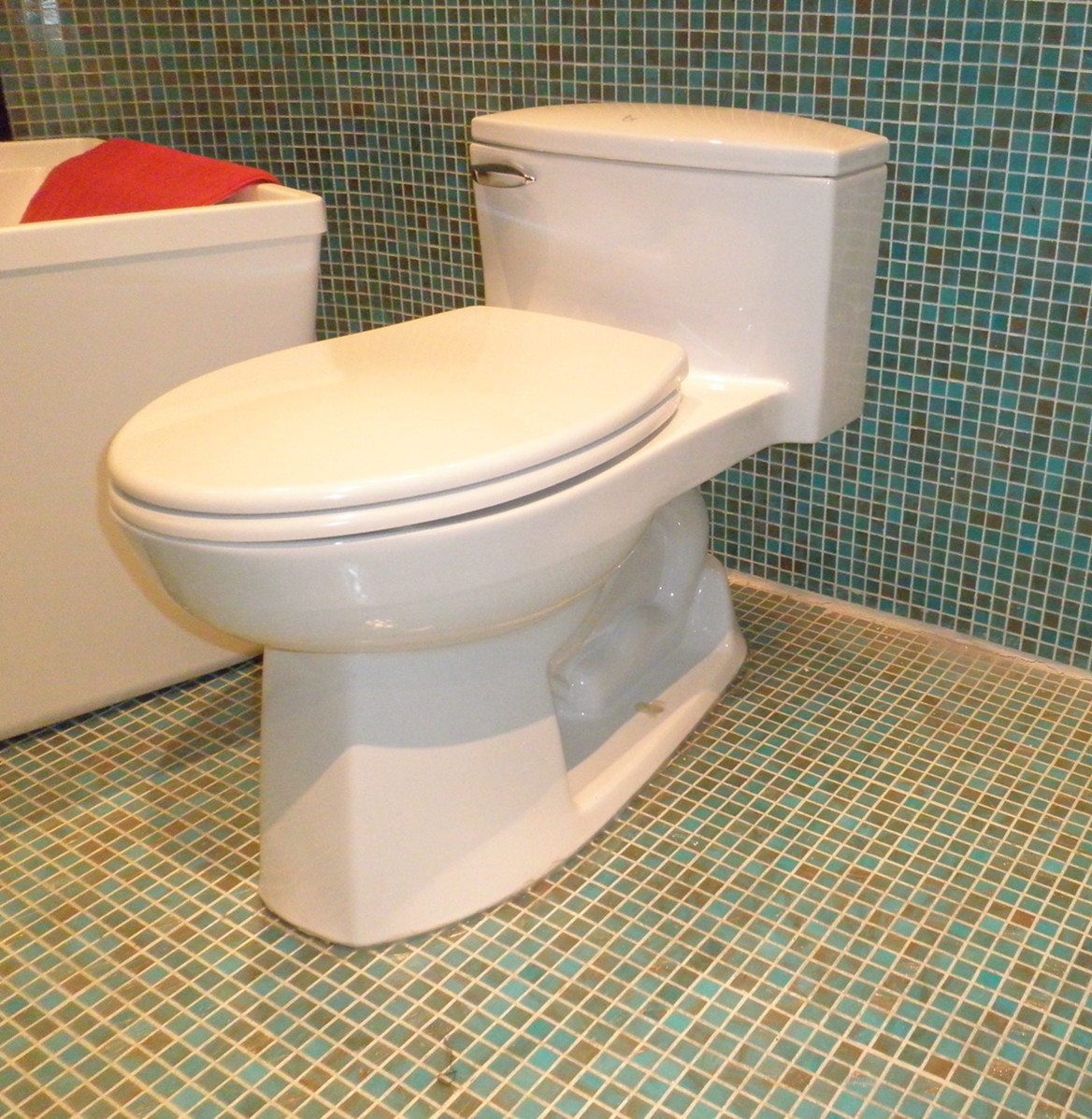 德国ROY乐伊T112S埃特纳连体坐便器 匠心工艺，定义卫浴洁净新标准